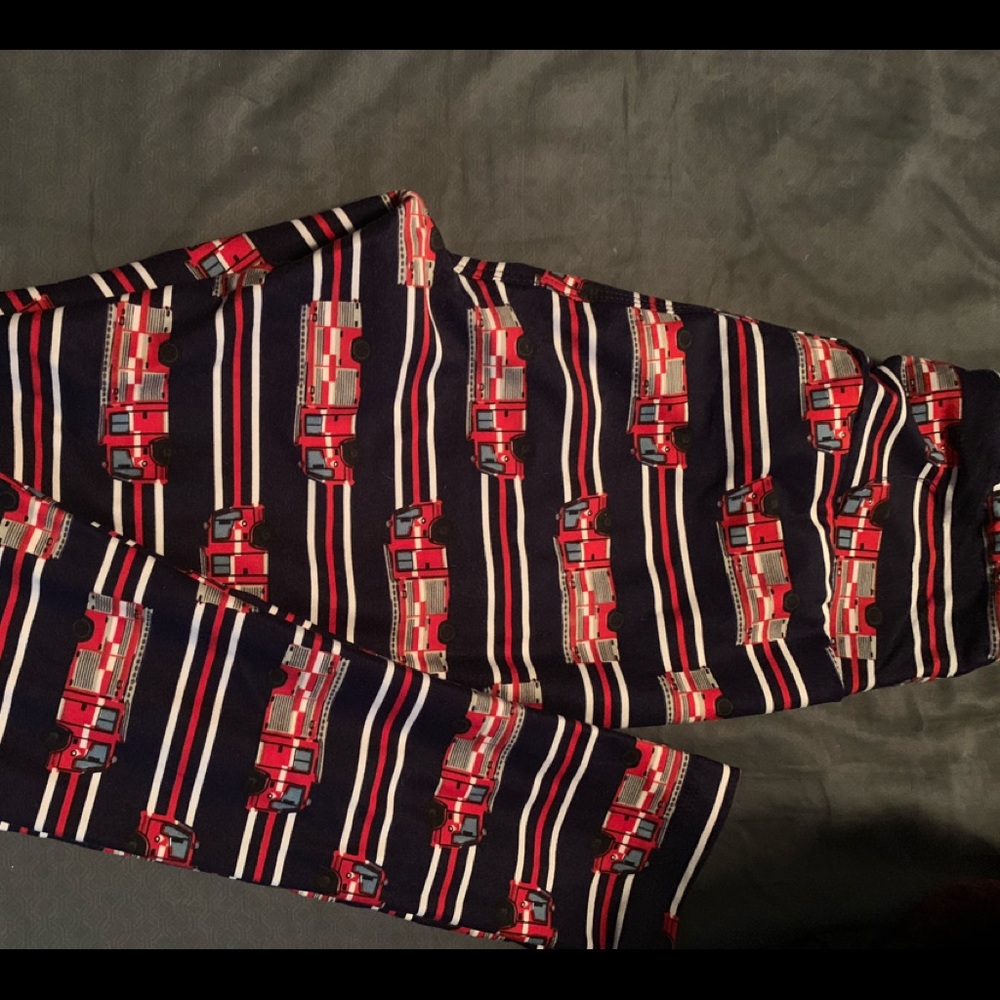 LuLaRue Americana OS  Leggings Fire Trucks NWOT
